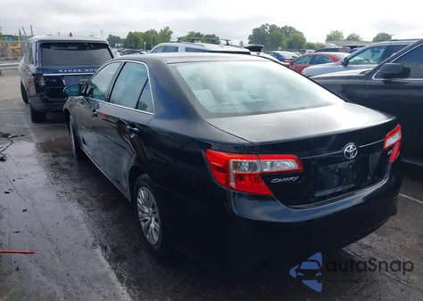 2012 Toyota Camry Le z USA, uszkodzony, nr VIN 4T1BF1FK2CU008017